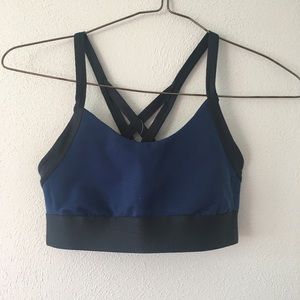 NWT! The North Face | studio flash dry sports bra
